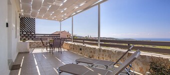 Holiday Home 'Iliovasilema' with Sea View, Wi-Fi and Air Conditioning