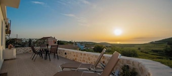 Casa vacanze 'Iliovasilema' con vista mare, Wi-Fi e aria condizionata