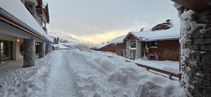 Property grounds - Apartment "Valmeinier 1800" with Mountain View & Shared Pool (Valmeinier)