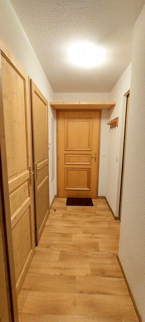 Interior - Apartment "Valmeinier 1800" with Mountain View & Shared Pool (Valmeinier)