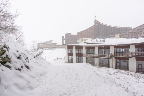 Apartment 'Arc 2000' with Mountain View and Balcony