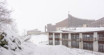 Apartment 'Arc 2000' with Mountain View and Balcony