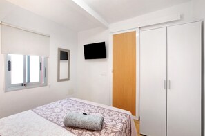 1 bedroom, free WiFi, bed sheets - Vacation Home "La Morena 3B" with Wi-Fi (El Pris)