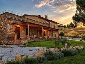 Exterior - Apartment "Agriturismo Il Casato Mag-il Torchio" with Mountain Views, Terrace and Wi-Fi (Pienza)