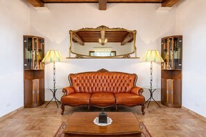 Interior - Apartment "Agriturismo Il Casato Mag-il Vaglio" with Mountain View, Terrace and Wi-Fi (Pienza)