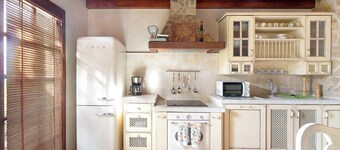 Vacation Home "El Limonero" with Sea View, Private Terrace & Wi-Fi