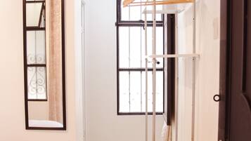 6 soveværelser, skrivebord, strygejern/strygebræt, Wi-Fi