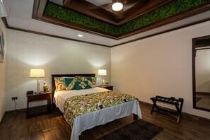 3 bedrooms, iron/ironing board, free WiFi, bed sheets - 3 Bedroom & 2 Bath Villa just 3 blocks from Downtown La Fortuna (La Fortuna)