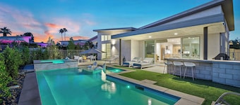 'Huntley House' Swanky Desert Modernism