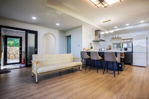 55-inch LED TV with cable channels - Donnaeko Private Pool Villa (Seogwipo)