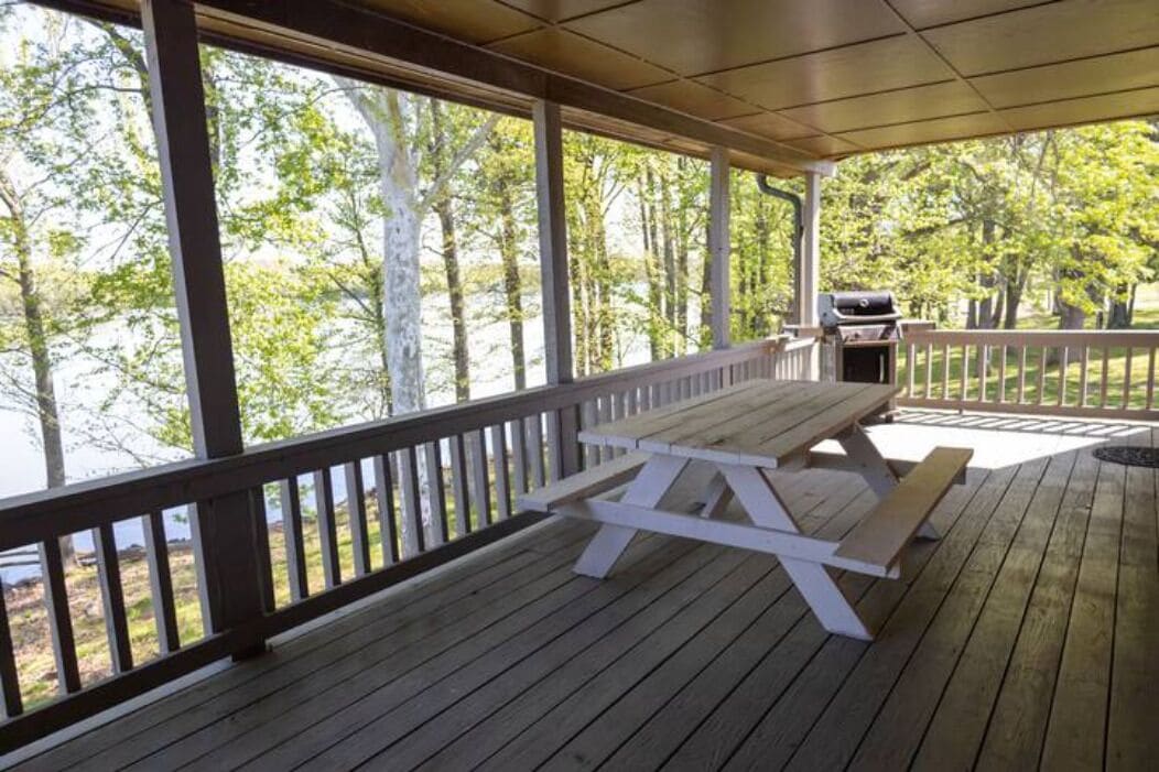 3 Bedroom Lakefront Condos - Dog Friendly