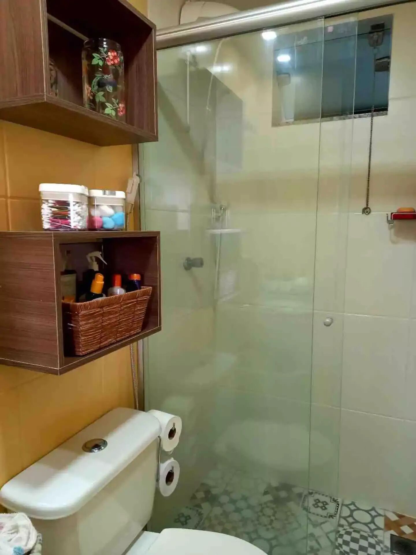 Shower, toilet paper