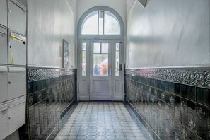 Interior - Lovely Friedrichshain Studio, Fully Furnished & Equipped, by Blueground (Berlin)