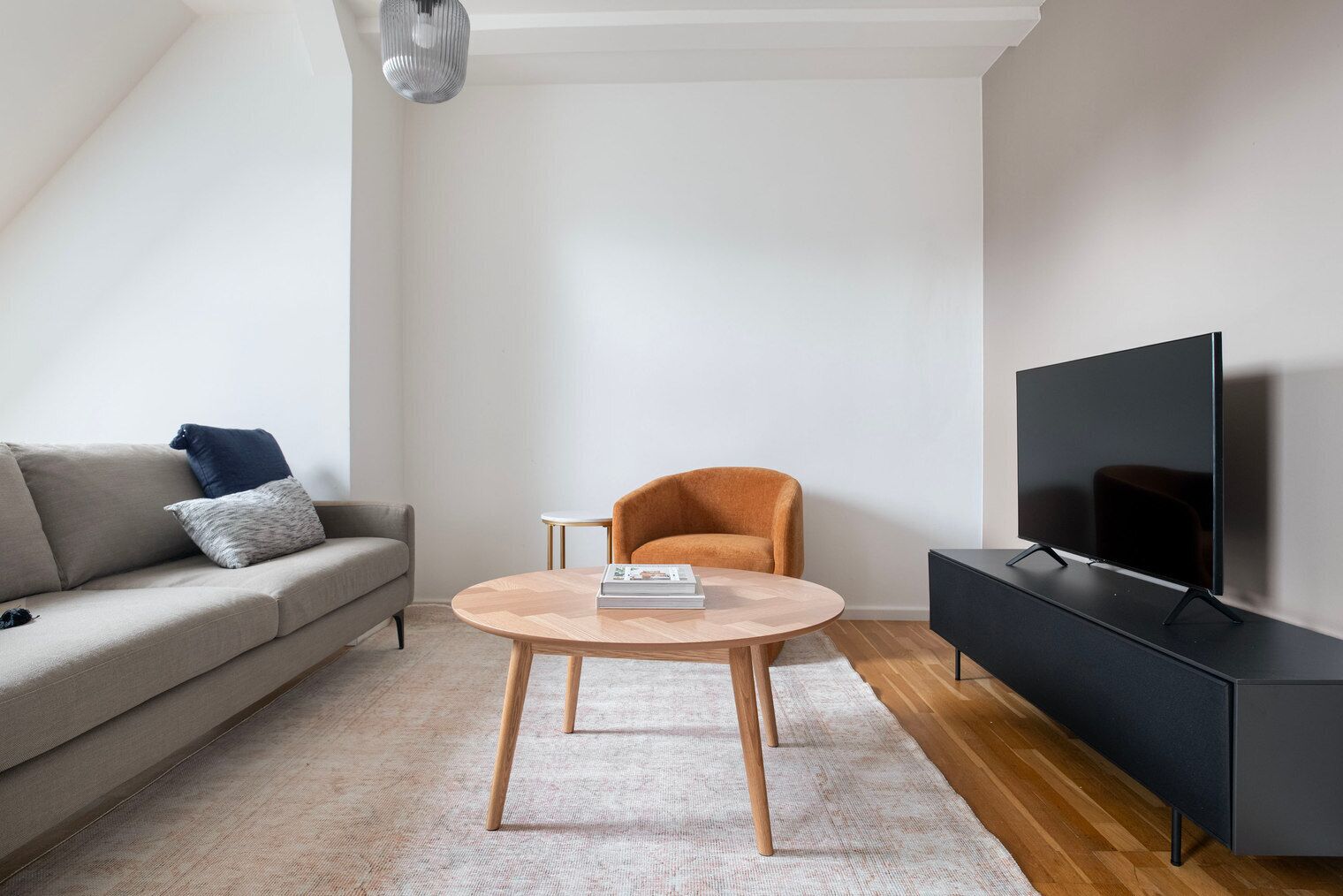 Fernseher, Stereoanlage