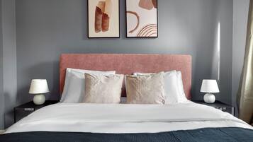 3 bedrooms, iron/ironing board, WiFi, bed sheets