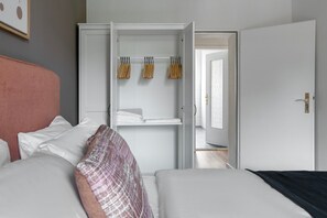 3 Schlafzimmer, Bügeleisen/Bügelbrett, WLAN, Bettwäsche