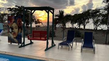 Vista frontal de la propiedad