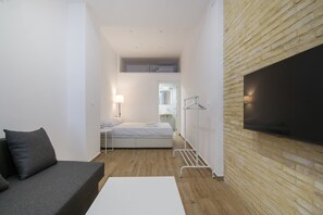 Bügeleisen/Bügelbrett, Reisekinderbett, WLAN, Bettwäsche