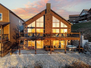 Terrace/patio - Lake & Sunset Views, Arcade, Shuffleboard & Community Amenities with Free Tickets (Kimberling City)