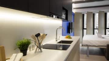 K4 (Murphy Queen) | 1 bedroom, minibar, individually decorated, individually furnished