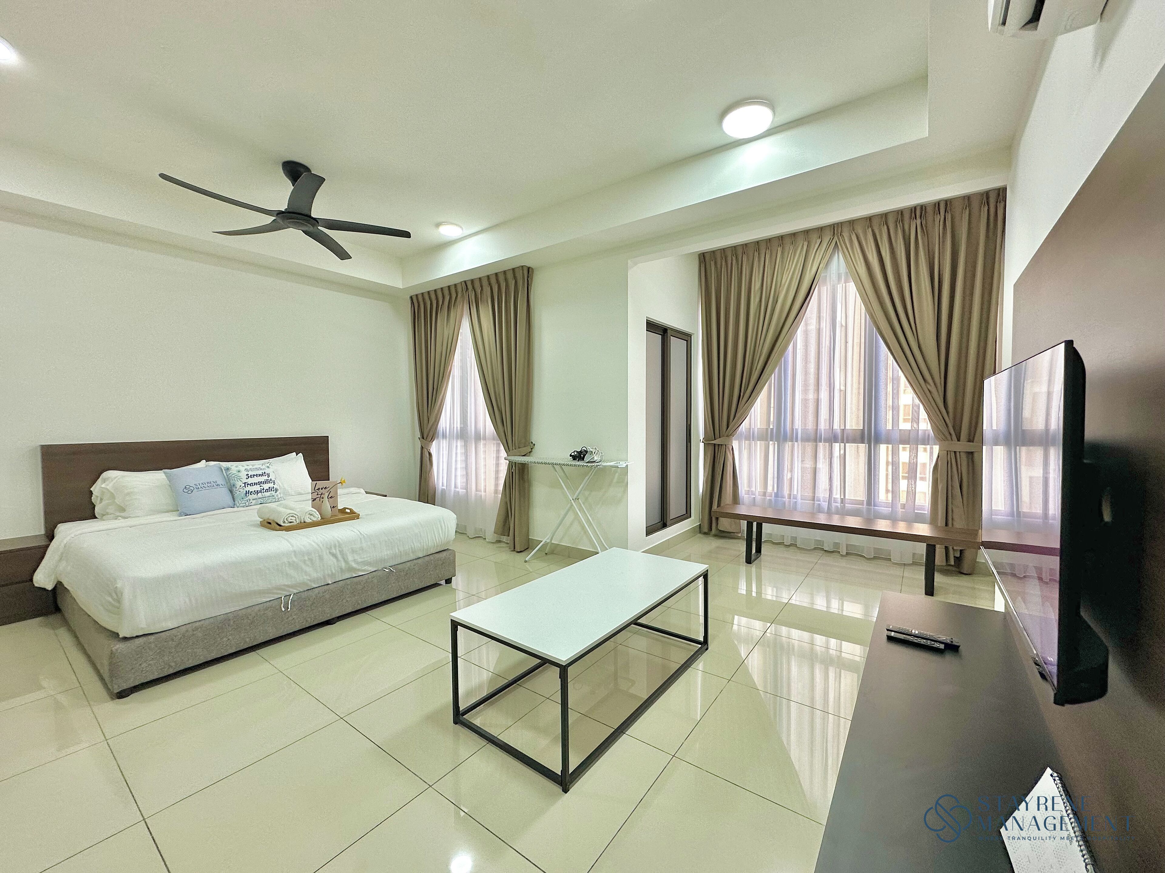 Fer et planche à repasser, Wi-Fi gratuit, draps fournis