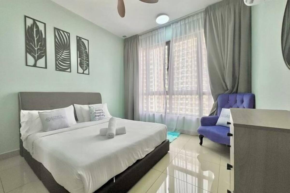 Iron/ironing board, free WiFi, bed sheets