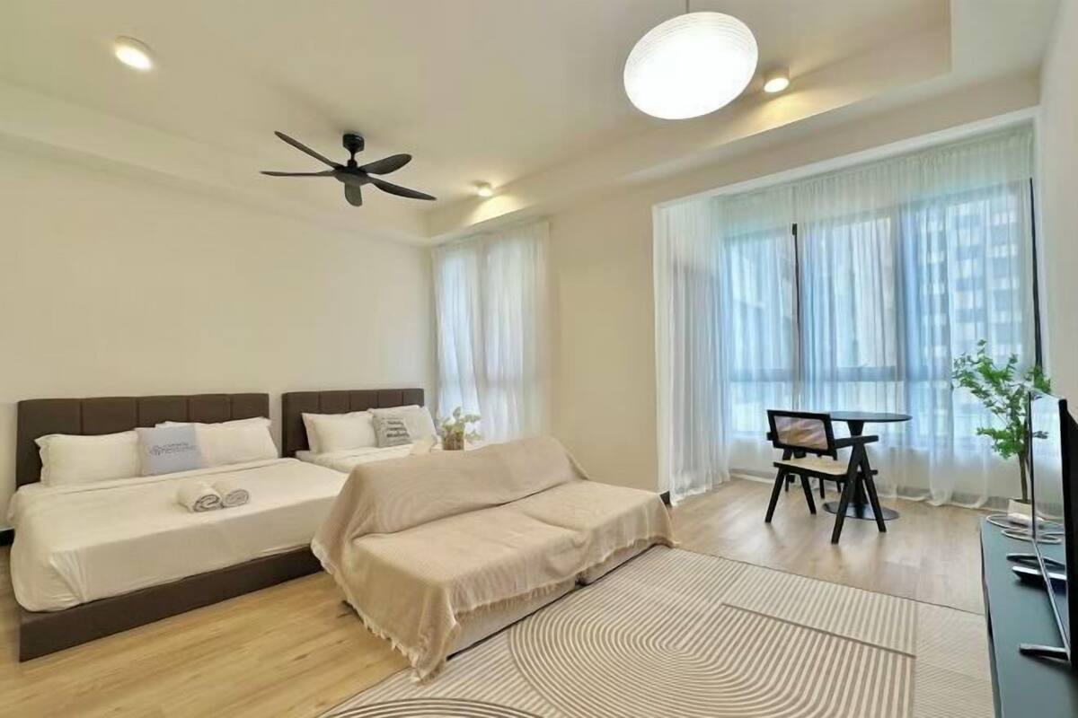 Iron/ironing board, free WiFi, bed sheets