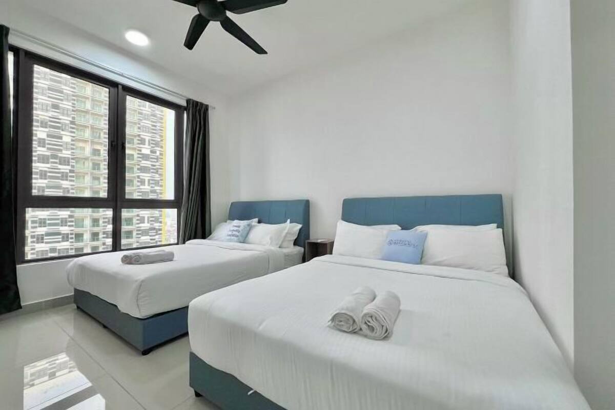Iron/ironing board, free WiFi, bed sheets