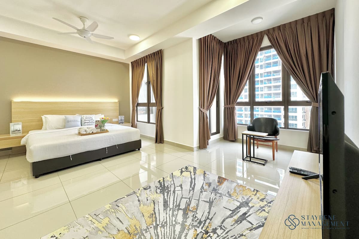 Standard Studio, 1 King Bed, Non Smoking, City View | 2 bedrooms, iron/ironing board, free WiFi, bed sheets