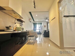 Comfort Studio, Multiple Beds, Non Smoking, Sea View | Private kitchen | Fridge, microwave, stovetop, electric kettle - Bali Residences Sea View Suites Melaka (Malacca City)