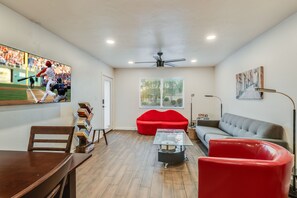 Interior - Biltmore Boujee Bungalow w/Fenced Yard, Heated Pool, 55" Smart HD TVs, Fast WiFi (Phoenix)