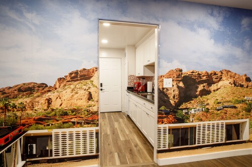 Biltmore Boujee Bungalow w/Fenced Yard, Heated Pool, 55" Smart HD TVs, Fast WiFi