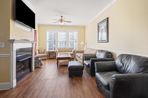 Televisión, videojuegos y futbolito