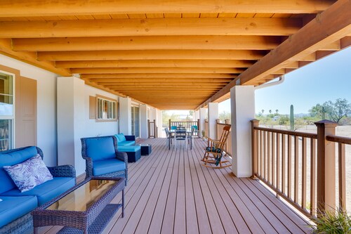 11 Mi to Saguaro Nat'l Park! Family Home w/ Deck