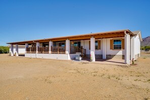 Exterior - 11 Mi to Saguaro Nat'l Park! Family Home w/ Deck (Tucson)