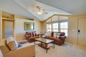 TV - 11 Mi to Saguaro Nat'l Park! Family Home w/ Deck (Tucson)