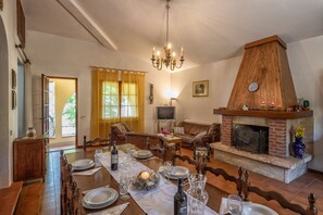 Dining - Tuscany Villas With Private Pool&Tennis, Loro Ciuffenna, Italy (Loro Ciuffenna)