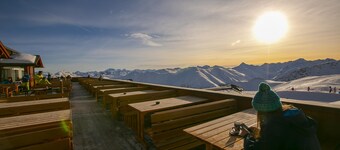 Chalet Sciachilo’ Ski In-Ski Out 10m, Livigno, Italy
