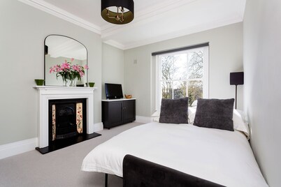 Perfect Pied-a-terre in Clapham by Underthedoormat