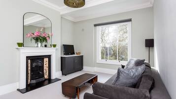 32-Zoll-Smart-TV mit Digitalempfang, Fernseher