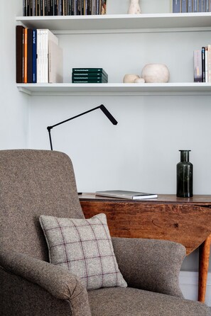 Interior - Perfect Pied-a-terre in Clapham by Underthedoormat (London)