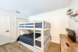 1 室のベッドルーム、インターネット、ベッドシーツ