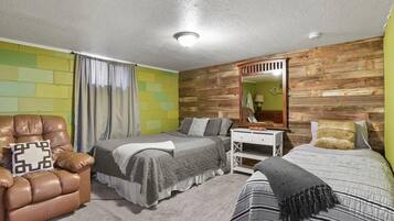 3 bedrooms, in-room safe, desk, iron/ironing board