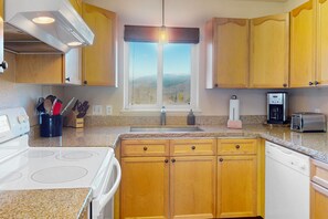 Fridge, microwave, oven, stovetop - Ski condo close to hiking & lake w/private balcony & fireplace (Silverthorne)