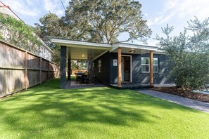 Exterior - 0.2 miles to the Beach! | New Retro Duplex | Sleeps 2 (Saint Simons Island)