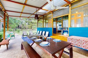 Outdoor dining - Oceanfront bungalow with ocean views, covered patio & free WiFi (Uvita)