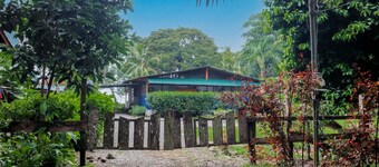 Oceanfront bungalow with ocean views, covered patio & free WiFi