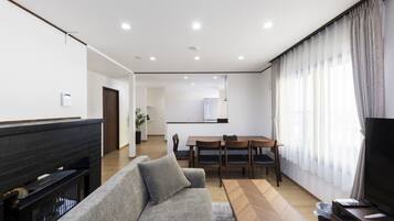 Deluxe House | Living area