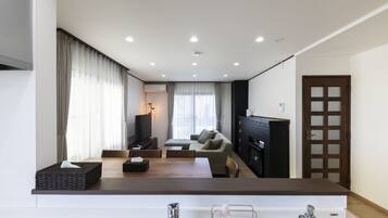 Deluxe House | Living area