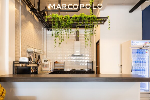 Bar (on property) - Marco Polo Phuket Poshtel (Phuket)